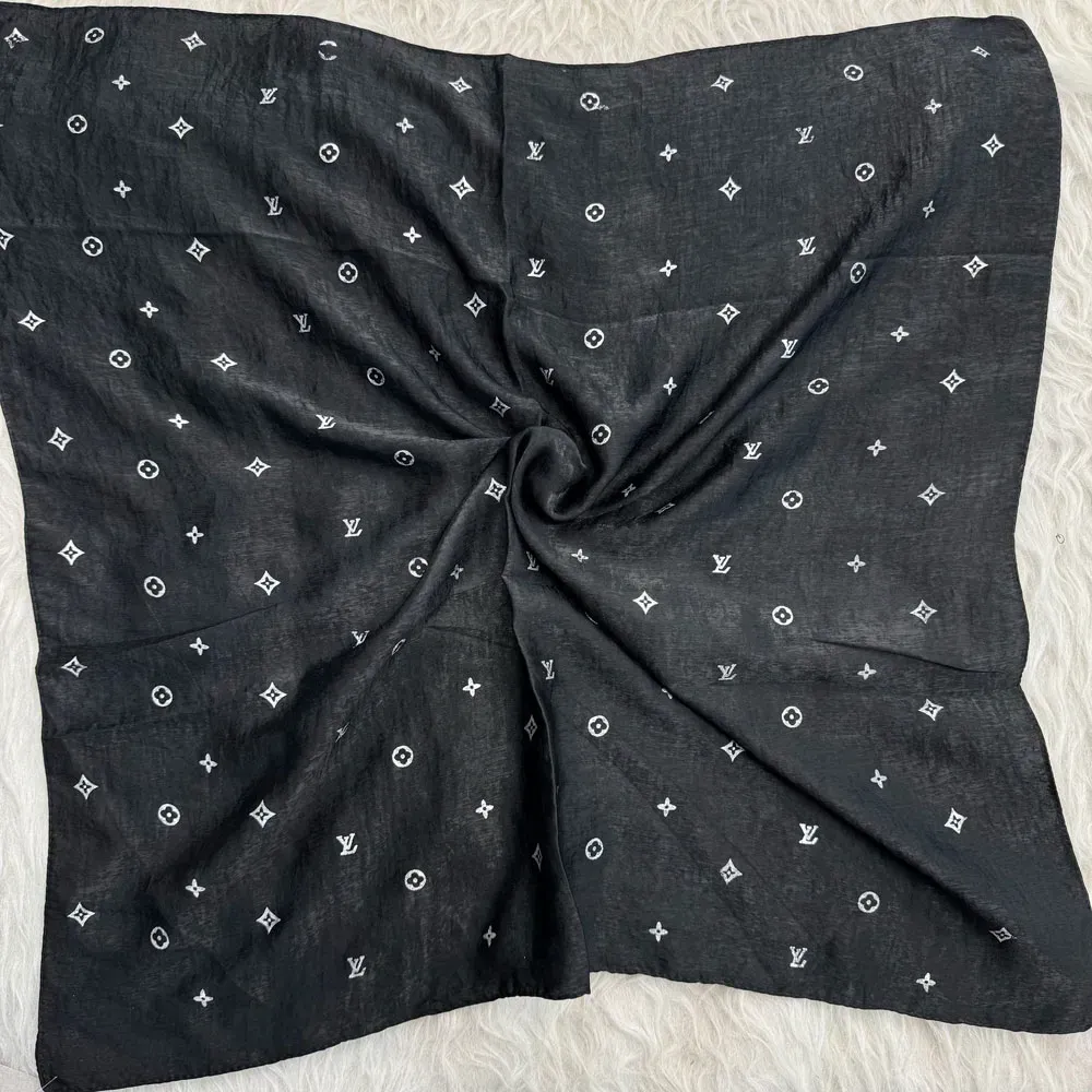 مینی اسکارف مارک کوپرا جنس ژان ژان قواره 65 در 65 سانتی متر