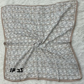 مینی اسکارف نخی نسکافه ای طرح دار قواره 65 در 65 سانتی متر